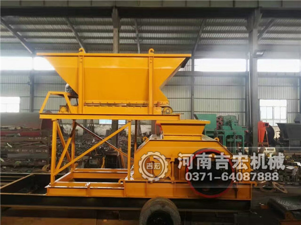 900&times;1200移動雙齒輥破碎機發往西安 