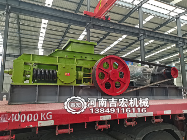 為什么碳素行業(yè)青睞雙齒輥破碎機(jī)？——破碎效率與維護(hù)成本分析！